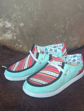 ROWDY CROWD "Sunset Serape" canvas slip-on shoes sz 10 EUC